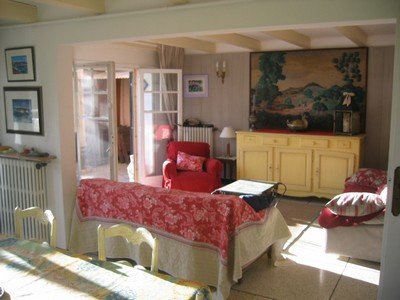 Seaside villa rental Cte d'azur Saint Raphael Var,south facing living room the french seaside villa rental