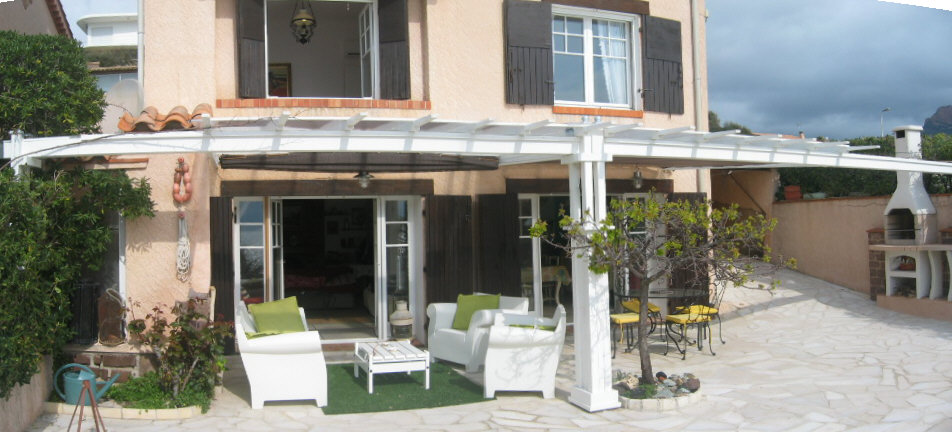 Holidays Home cottage waterfront Antheor saint Raphael cote d'azur,south facing villa in Agay saint Raphael